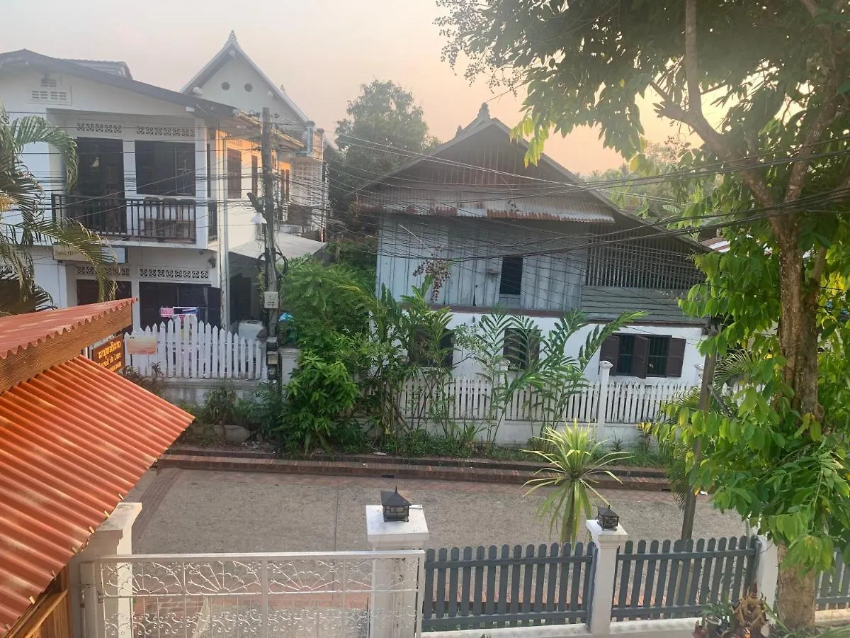 Bed and Breakfast La Nuit De Laos Луангпхабанг Отель типа 